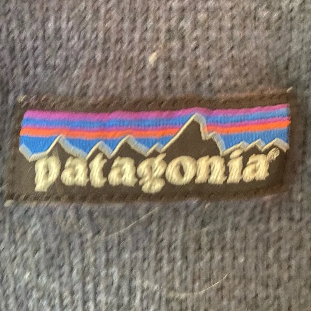 - Patagonia 1/4 zip Sweater Pullover - Picture 4 of 4
